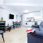 2a Cozy Flores With Pool Apartment