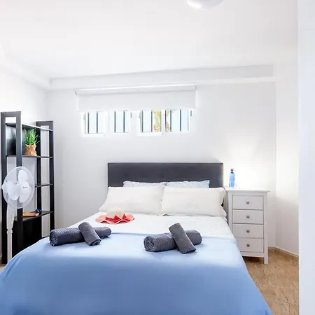 2a Cozy Flores With Pool