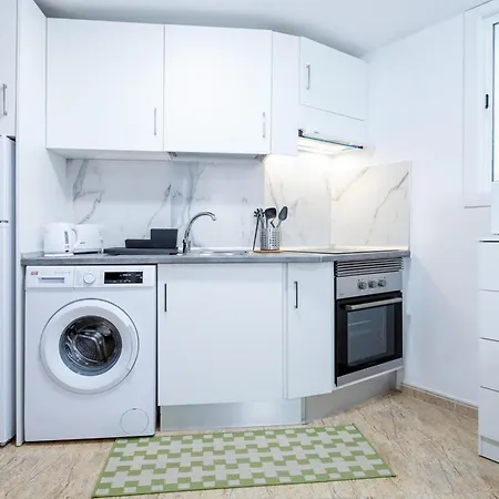 Апартаменти 2a Cozy Flores With Pool