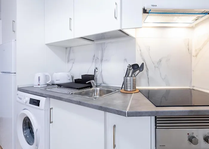 Apartment 2a Cozy Flores With Pool